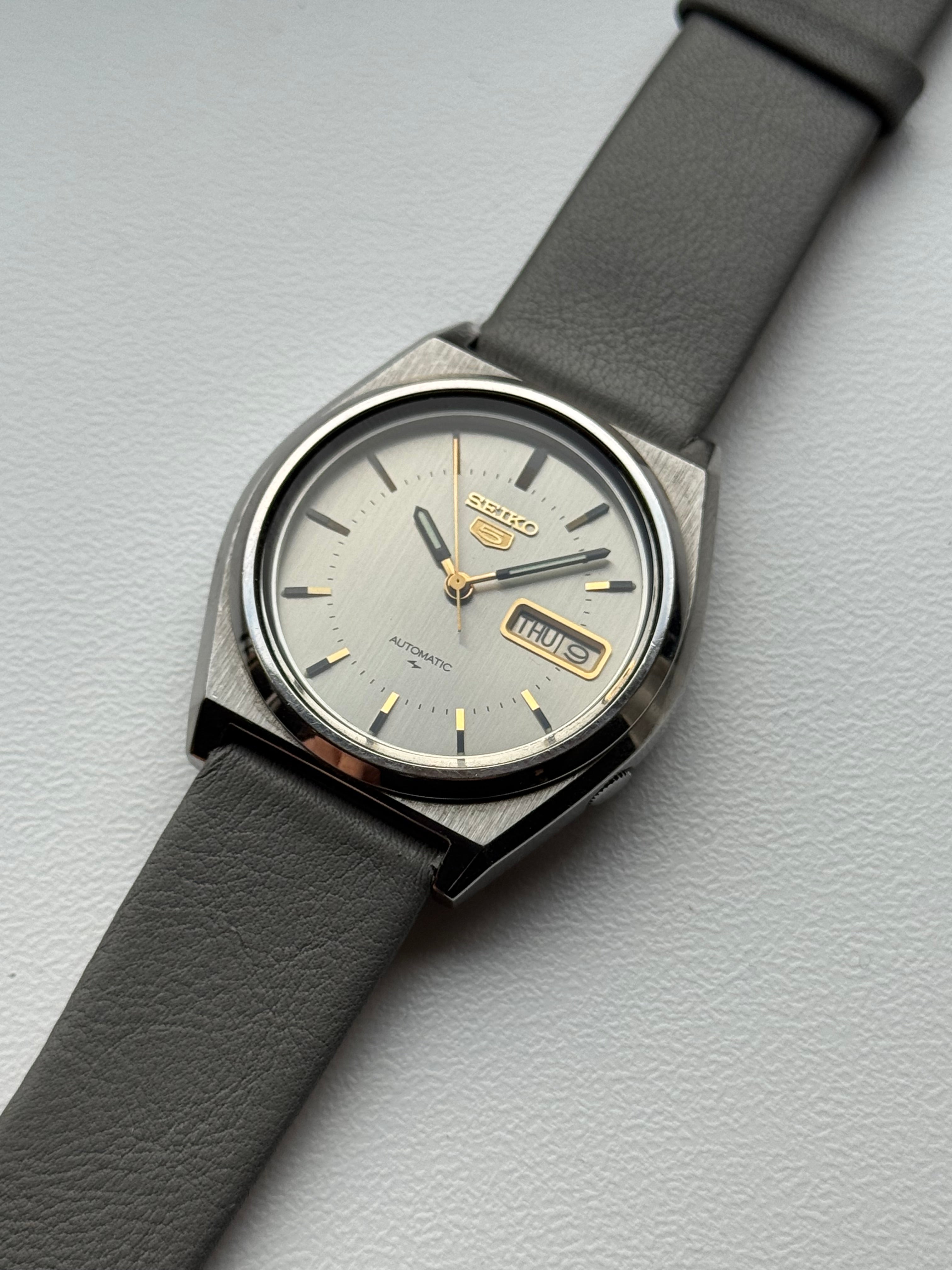 Seiko 5 7009-8761
